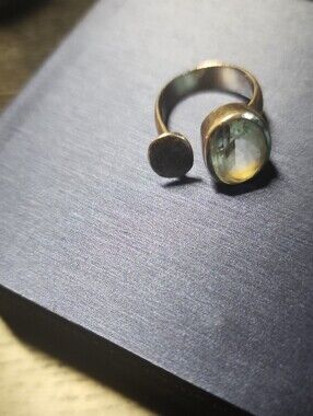 Beautiful 925 Silver Sterling Open Band Ring with  Rare light green Gemstone